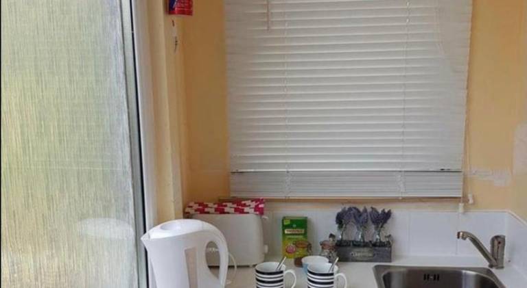 Self Contained Rooms in Central Torquay — photo 2