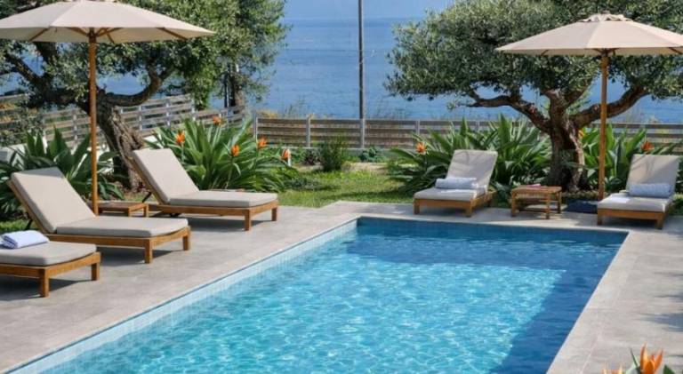 Serviced apartment with garden, pool & patio — photo 4