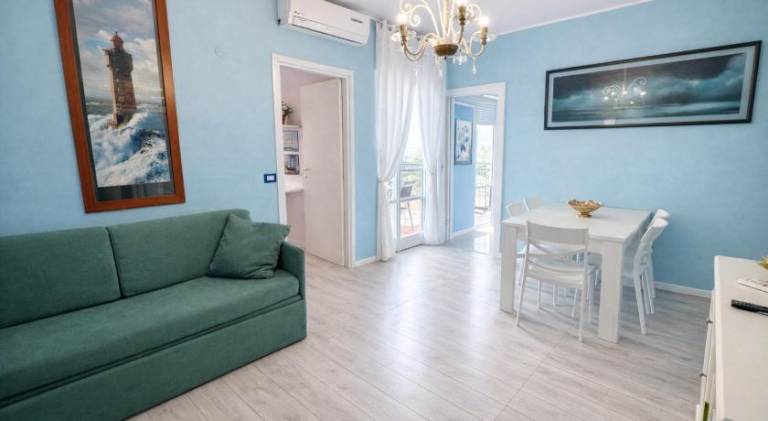 Rental apartment with 2 rooms for 6 persons — photo 2