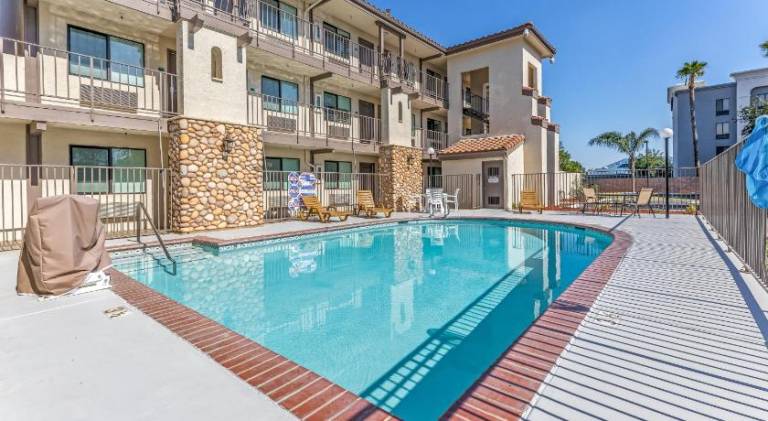 Hillstone Inn Tulare, an Ascend Collection Hotel — photo 2