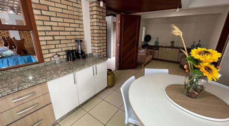 House with pool | Beach nearby | Pet-friendly — photo 3