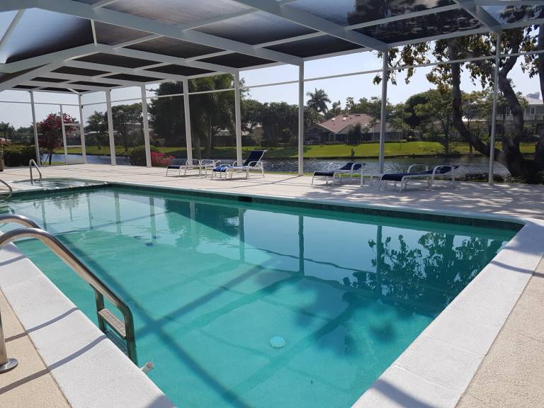 Vacation home with private pool, yard & terrace | Garden view — photo 3