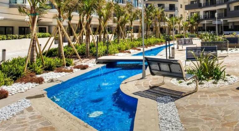 Apartment with pool — photo 2