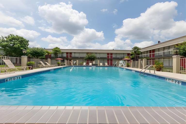 Iberia House & Suites — photo 2