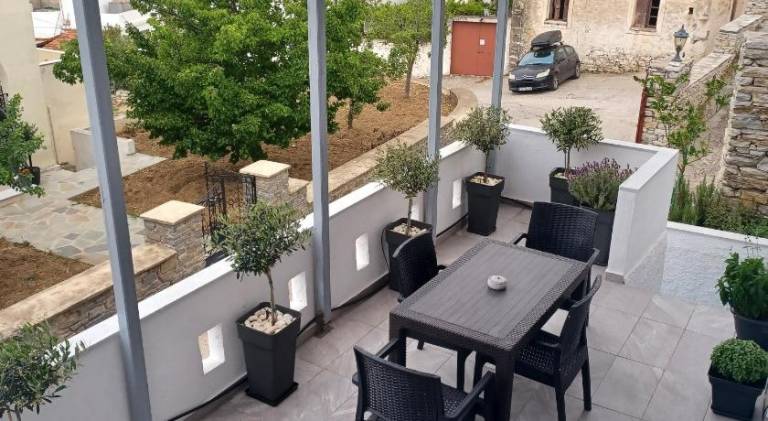 House with terrace — photo 5