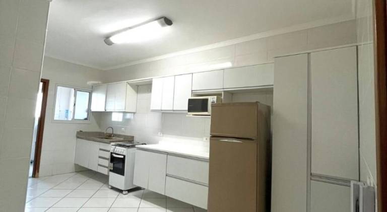 Apartment with pool — photo 4