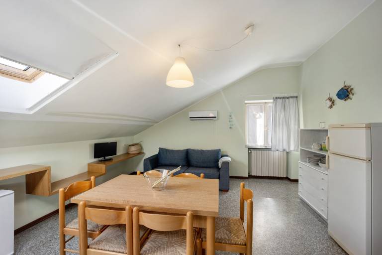 Holiday apartment with yard & fast internet | Garden view — photo 4