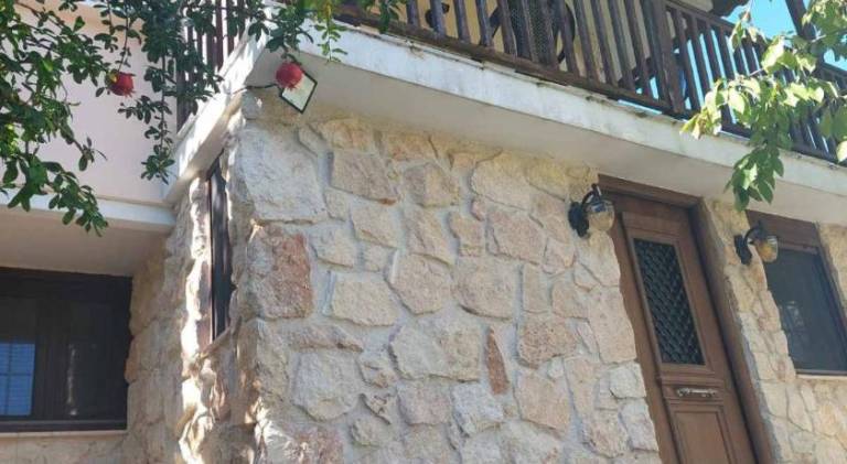 Vacation home with yard & patio in Loutraki-Agioi Theodoroi