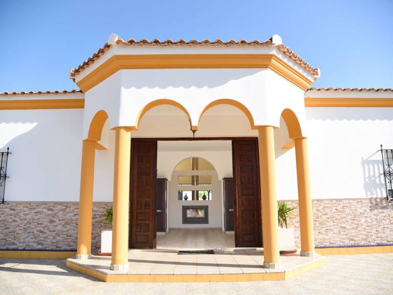 Fully equipped big house with grill, private pool & terrace | Nature view | Pets allowed — photo 2
