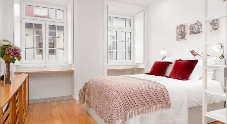 Charming holiday apartment with jacuzzi | Near Porto Cathedral | Pets allowed in Porto