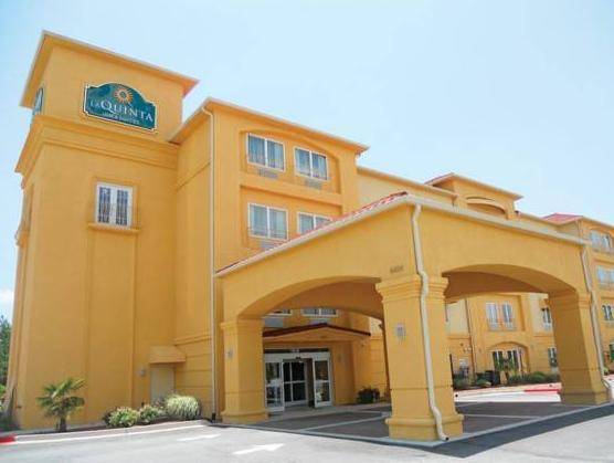 La Quinta Inn & Suites by Wyndham Union City in Union City, GA