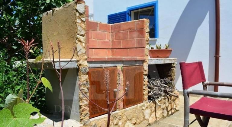 Vacation home with BBQ & yard — photo 4