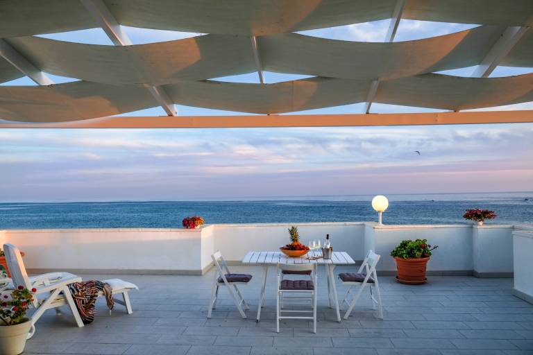 Children-friendly nice rental apartment with grill & patio | Beach view | Beach nearby | Pet-friendly — photo 4