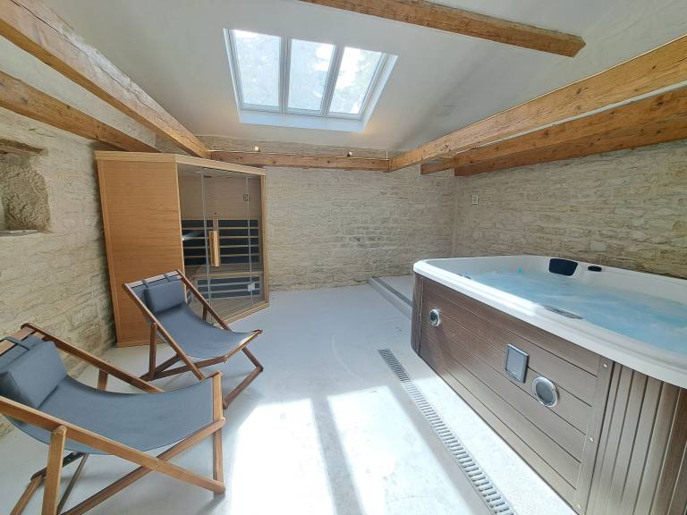 Cottage with SPA, sauna, garden and terrace near Beaune — photo 5
