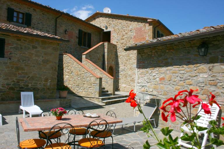 Villa with yard, patio & barbecue — photo 2
