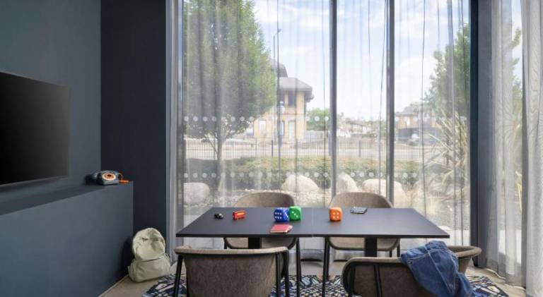 Moxy London Heathrow Airport — photo 5