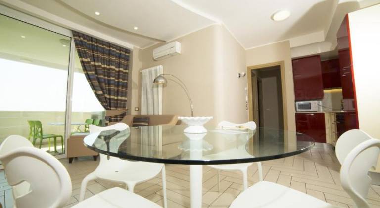 Children-friendly beautiful serviced apartment with hot tub, pool & sauna | Pets are welcome — photo 2