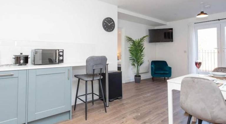 Apartment | Next to Cardiff Castle | Pets are welcome — photo 5
