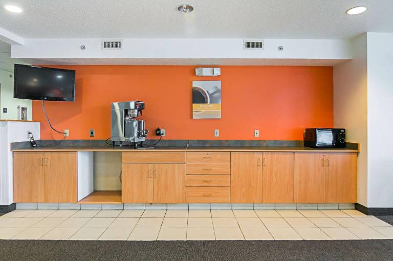 Motel 6 Sycamore, IL — photo 4