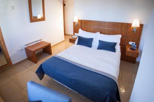 Bed & Breakfast  Estremera