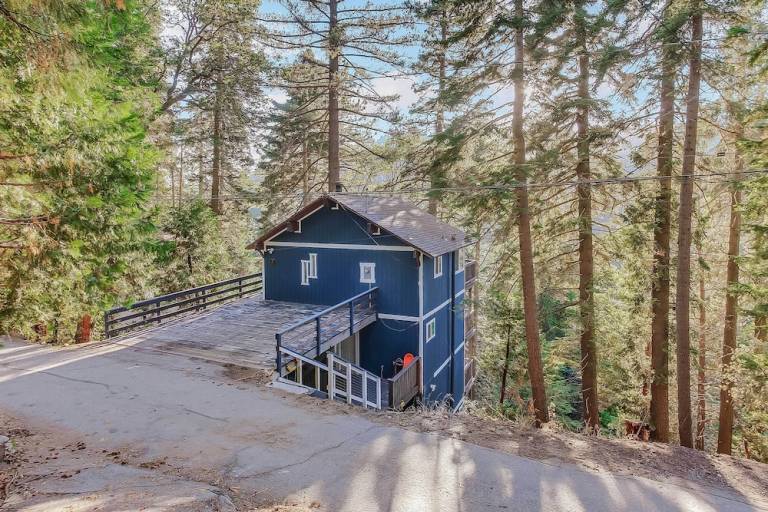 Cottage  Crestline