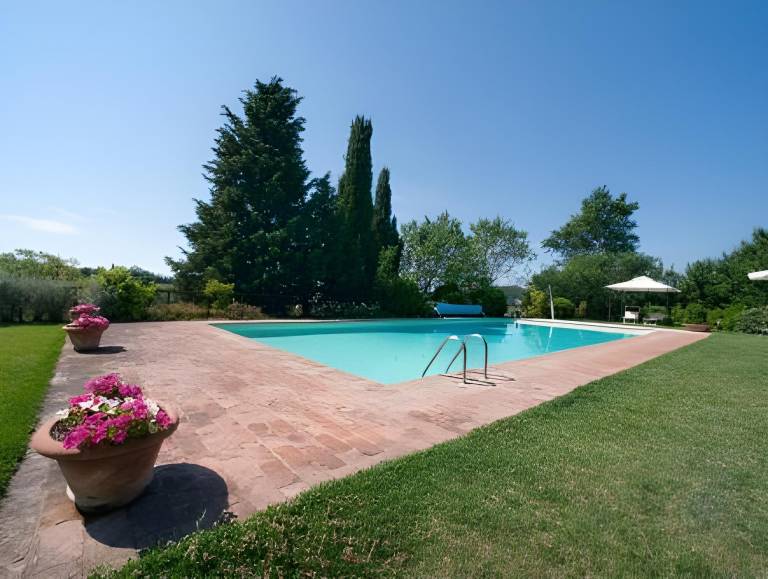 Family-oriented big serviced apartment with pool, patio & barbecue | Dogs allowed — photo 5