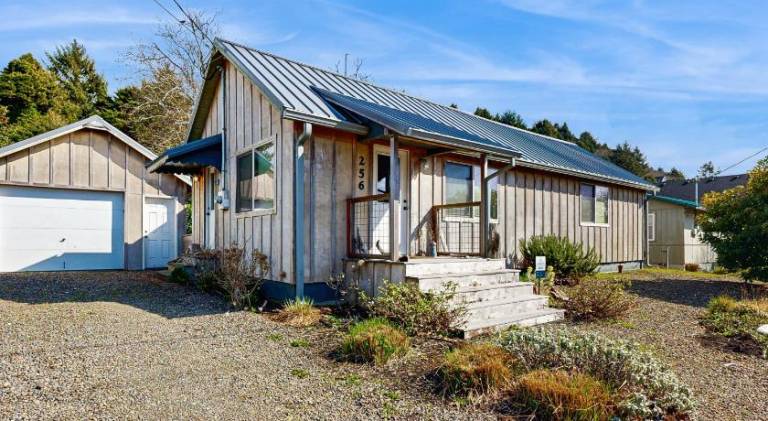 House | Beach nearby | Pets are welcome in Tillamook, OR