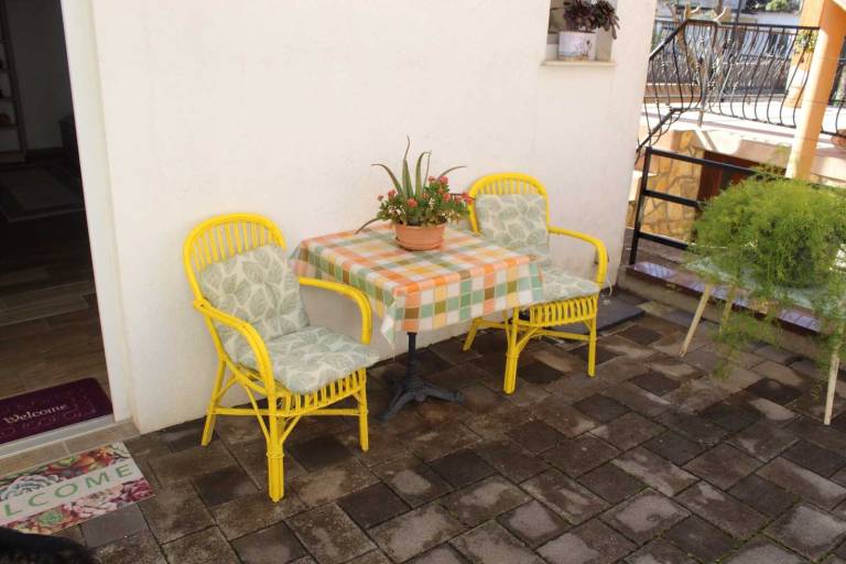 Holiday apartment with terrace & barbecue in Vodice