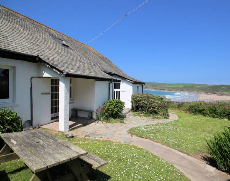 Cottage with garden | Beach view — photo 3