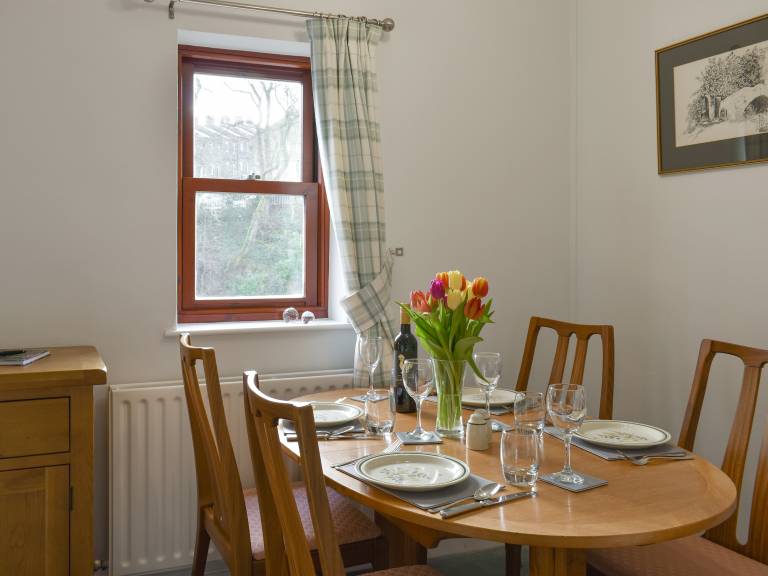 Cottage with garden — photo 4