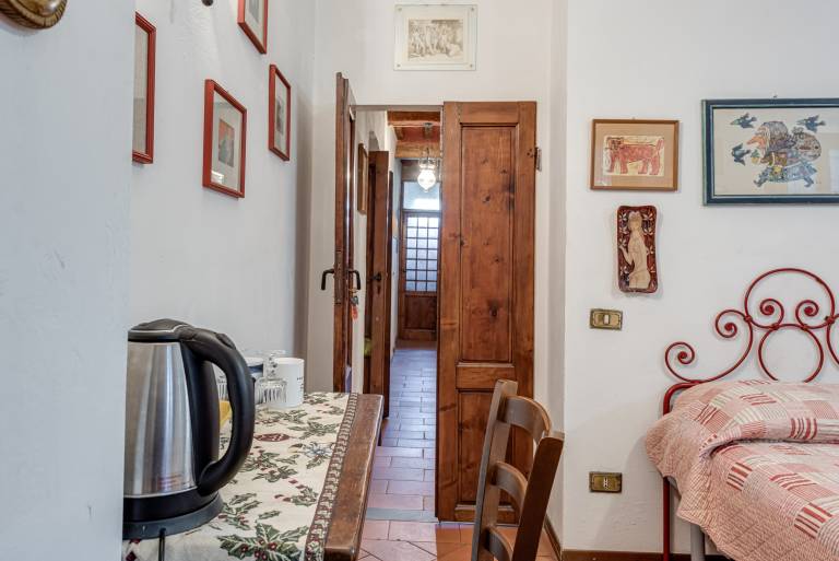 Pleasant private room with fast internet & yard | Garden view | Pets allowed — photo 2