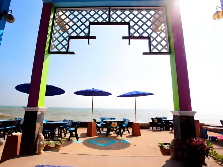 Sea Breeze Guesthouse in Phetchaburi