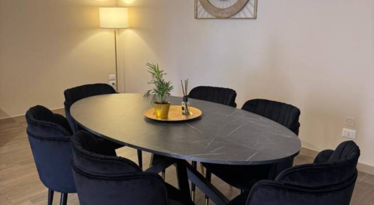 Serviced apartment with garden, patio & jacuzzi — photo 4