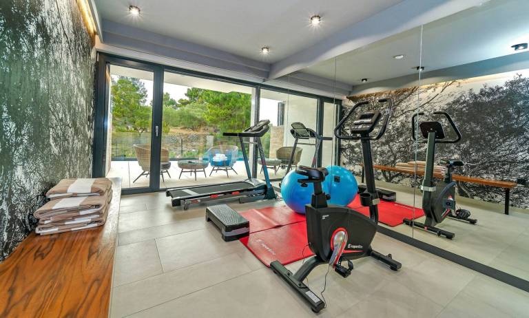 Luxury Villa Delight I – Promajna, Heated Pool — photo 4