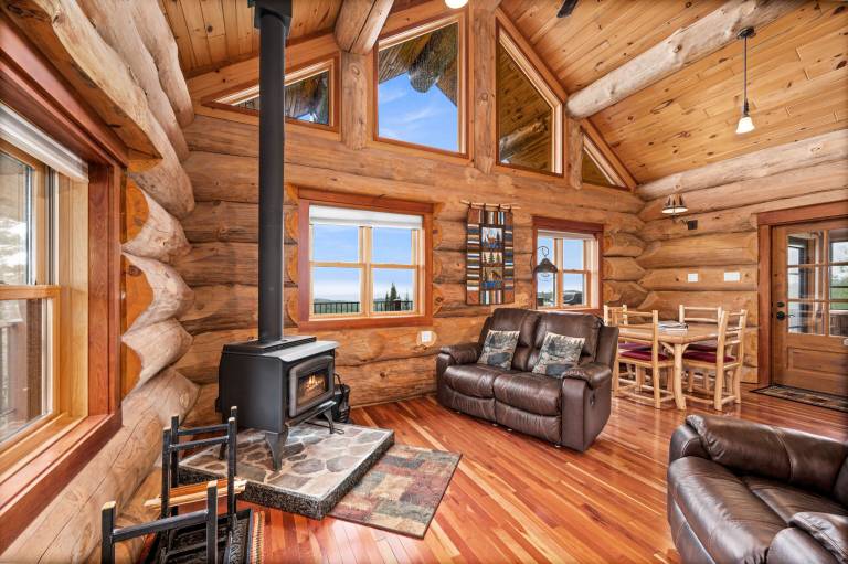 Tettegouche State Park Lodging from $197 | HomeToGo