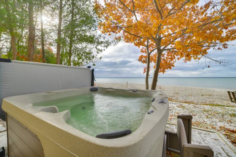 Breathtaking Sunsets: Lake Huron Beachfront Escape — photo 2