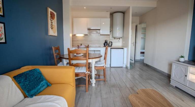 Holiday apartment with 2 rooms for 4 persons — photo 2