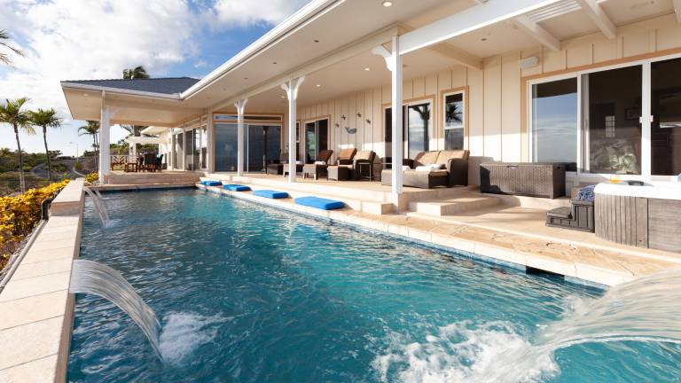 House with terrace, private pool & yard — photo 3