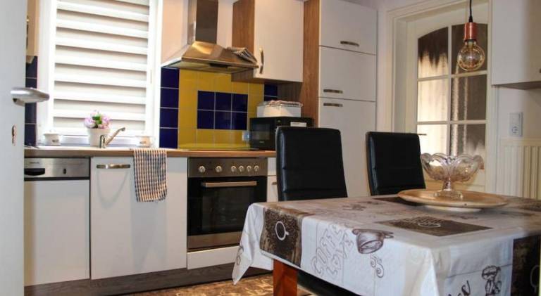 Apartment with yard, terrace & barbeque — photo 5