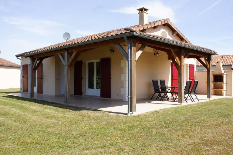 House with pool, sauna & hot tub | Nature view in Poitiers
