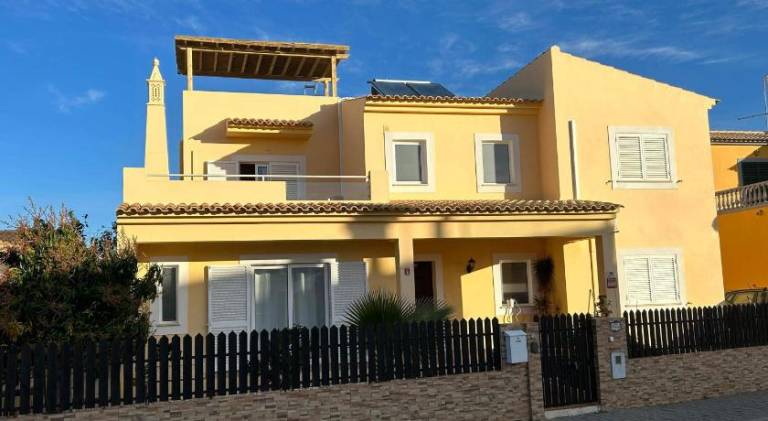 House with pool in Olhao