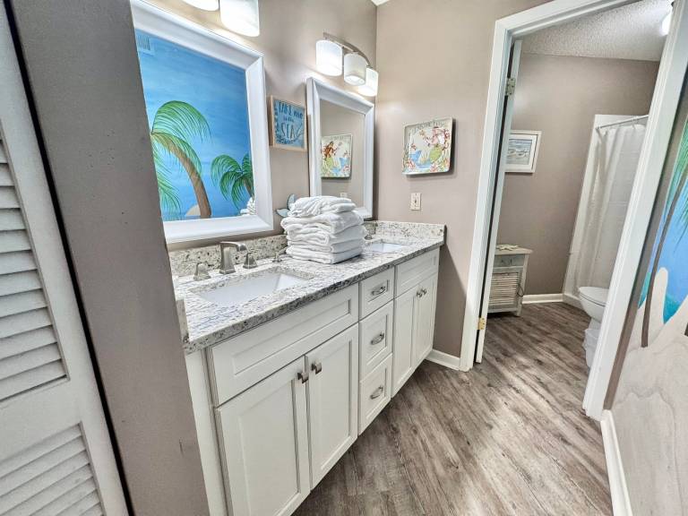 Child-friendly condo with barbecue & pool | Water view | Beach nearby | Pets allowed — photo 4