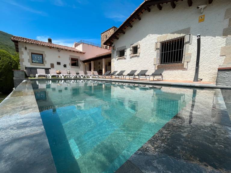 Casa Sant Feliu de Pallerols