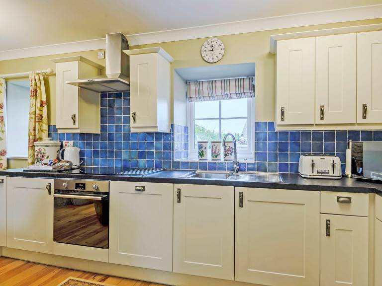 Family-friendly nice cottage with patio & garden | Pets allowed — photo 5