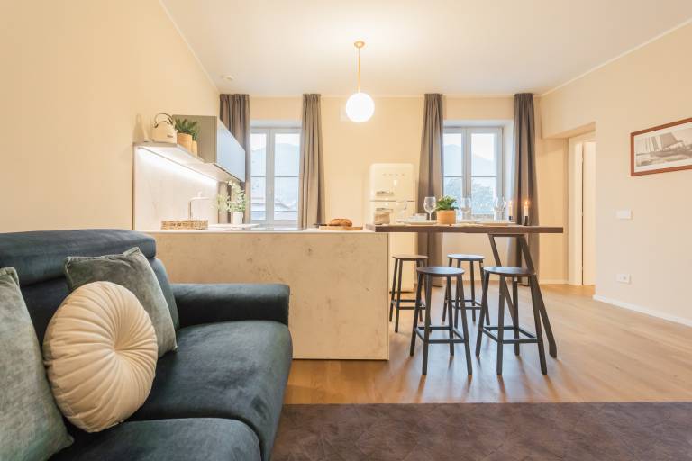 Children-friendly wonderful rental apartment | Next to Como Cathedral | City view | Pets allowed in Brunate