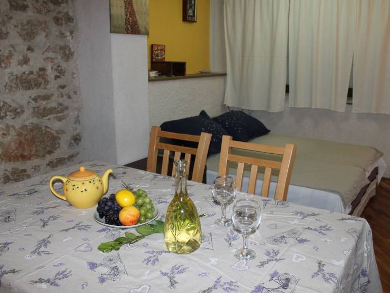 Charming holiday apartment with yard, barbeque & patio | Pets allowed — photo 2