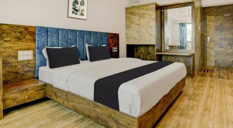 Hotel Great Whitehouse - Mathura in Agra