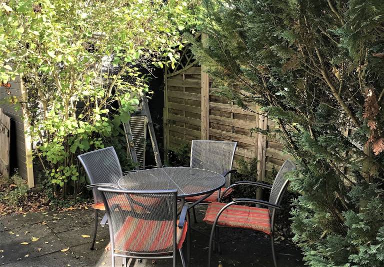 Holiday Home 'Ferienhaus Schillerstraße' with Private Terrace, Shared Garden and Wi-Fi in Muensing