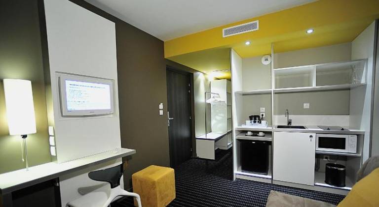 B&B HOME Lyon Centre Berthelot — photo 4
