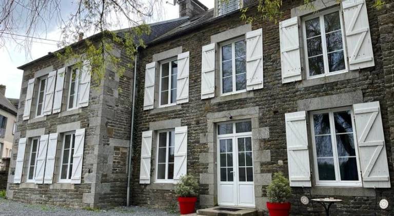 80 m&sup2; Apartment mit Hotelservice